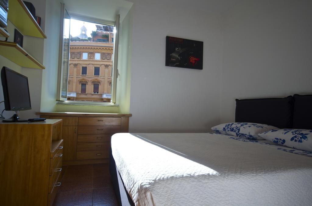 Apartment Arenula Roma Rom bilde