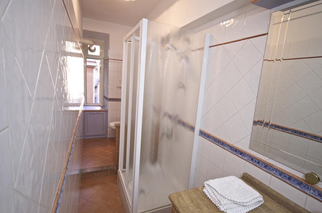 Apartment Arenula Roma Rom bilde